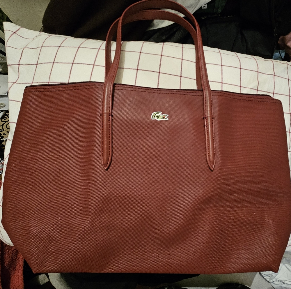 Izod tote
